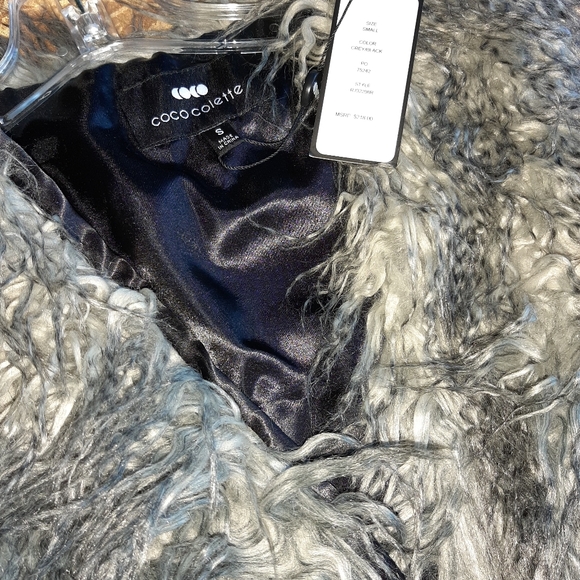 Coco colette fur vest. - Picture 2 of 3